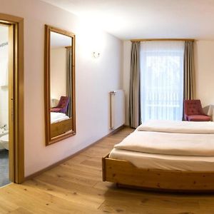 Camera con letto king size